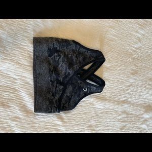 Adapt Camo Seamless Sports Bra (Black)